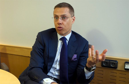 La OTAN presta ayuda sólo a sus miembros